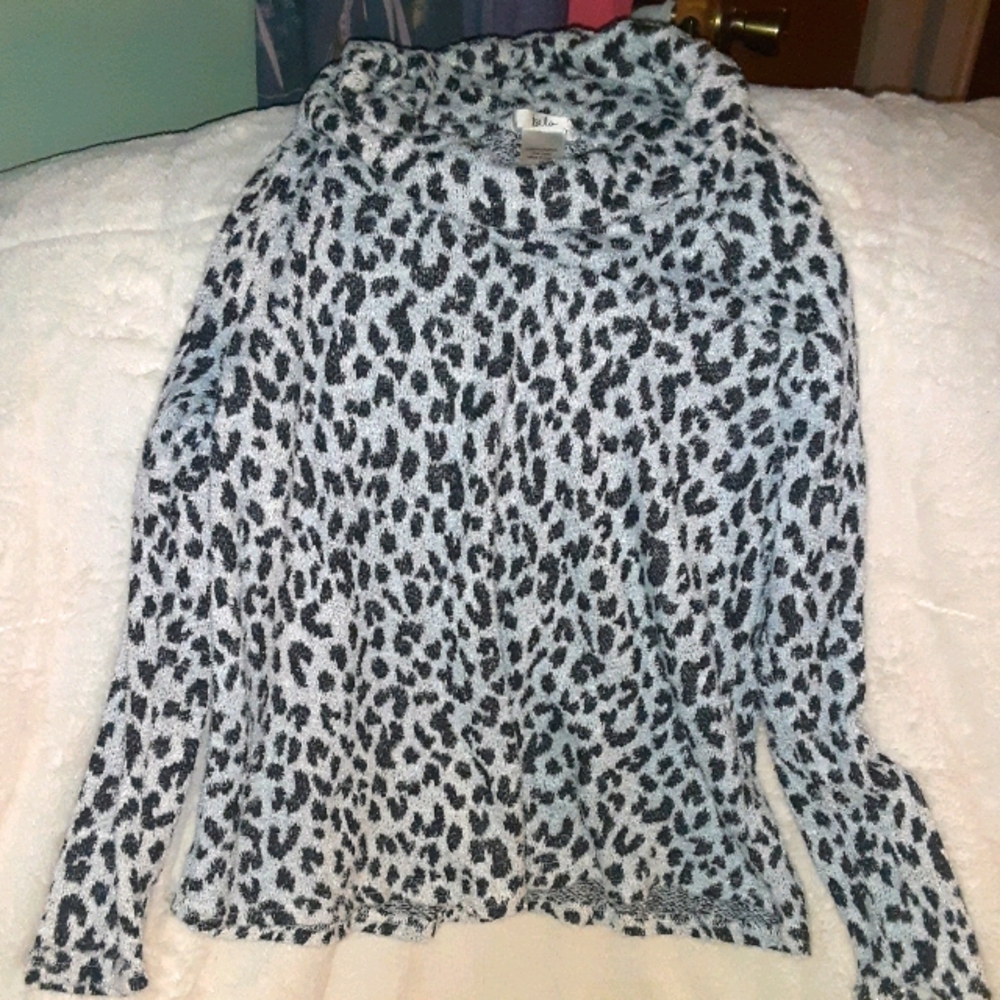 Woman's lepoard print sweater